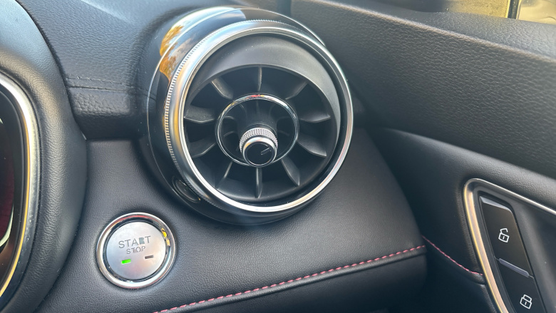 MG Hs 1.5 T-GDI Exclusive 5dr Petrol Hatchback